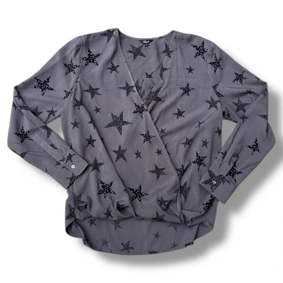 Rails Hillary Charcoal Cheetah
Stars Faux Wrap Pullover Blouse
Size Small - Picture 2 of 13
